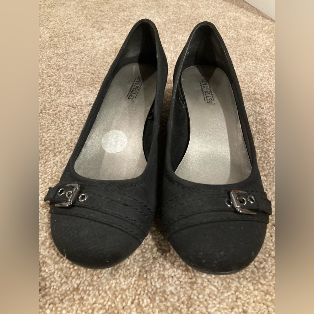 Seychelles low fabric wedge buckle black US 7.  Lightly used.